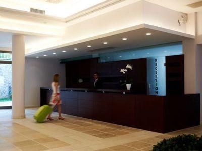 Hotel Photo 12