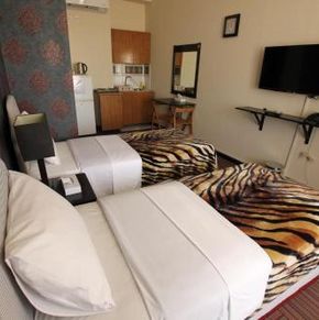 NearBy Hotel