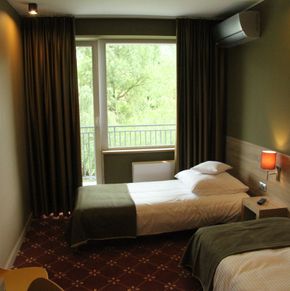 NearBy Hotel