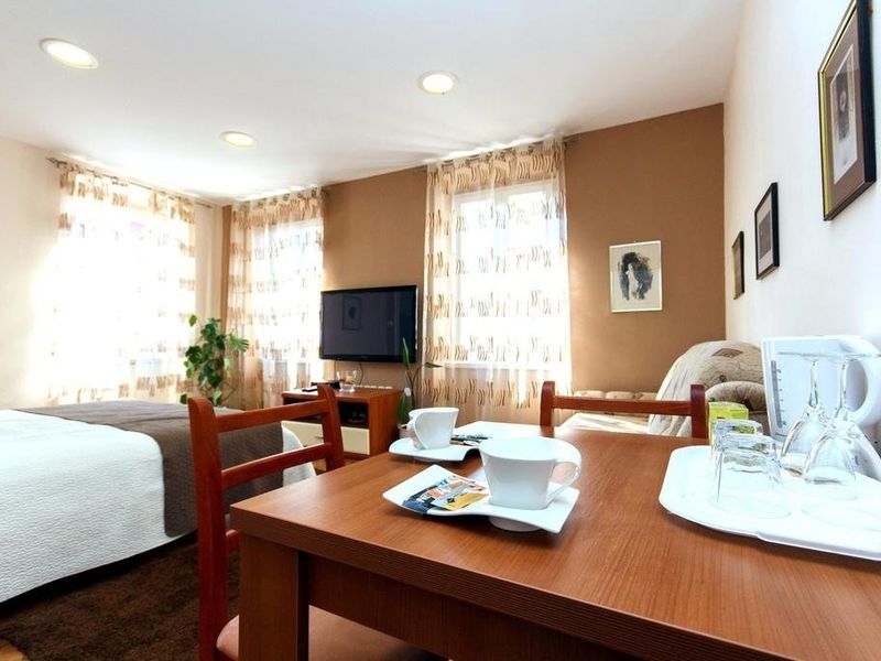 Hotel Photo 1