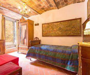 Rustic Holiday Home in Canneto with Balcony Monteverdi Italy