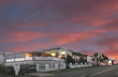 Bridport Bay Inn