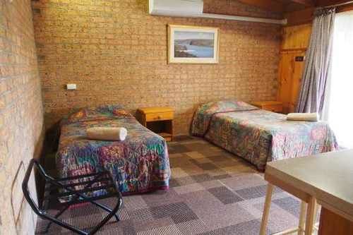 Lightning Ridge Outback Resort & Caravan Park