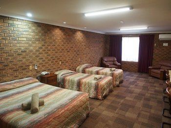 Cobar Town & Country Motor Inn