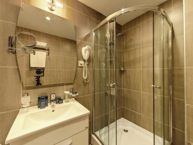 Hotel Photo 9