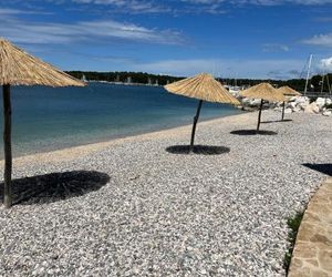Apartments By The Sea Pula Croatia