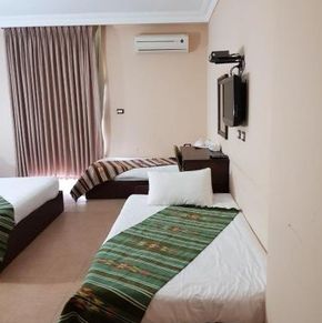 NearBy Hotel