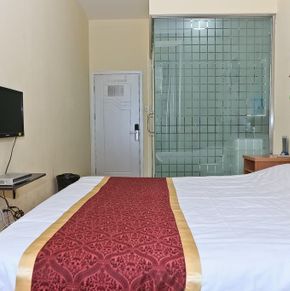 NearBy Hotel