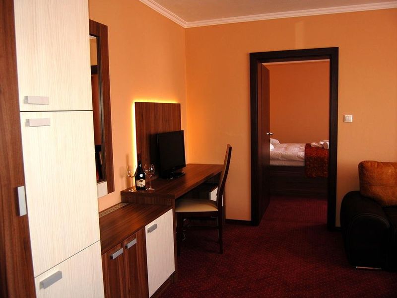 Hotel Photo 8