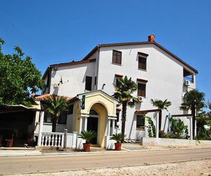 Apartments and Rooms Midnight Banjole Medulin Croatia