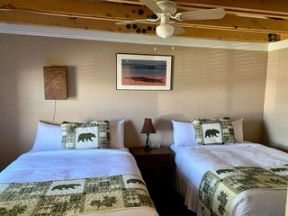 Фото отеля Tioga Lodge at Mono Lake