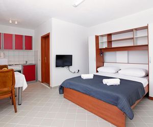 Adria Apartments Bol Croatia