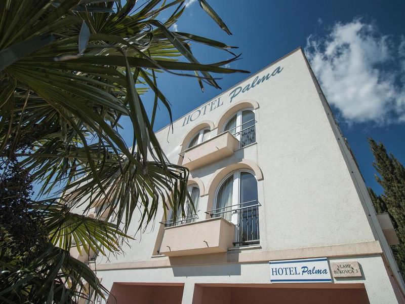 Hotel Photo 1