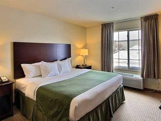 Hotel pic Cobblestone Inn & Suites - Bloomfield