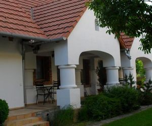 Négy Évszak Apartmanház Zalakaros Hungary