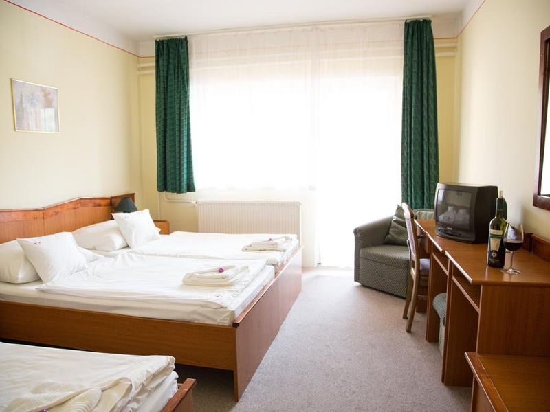 Hotel Photo 1