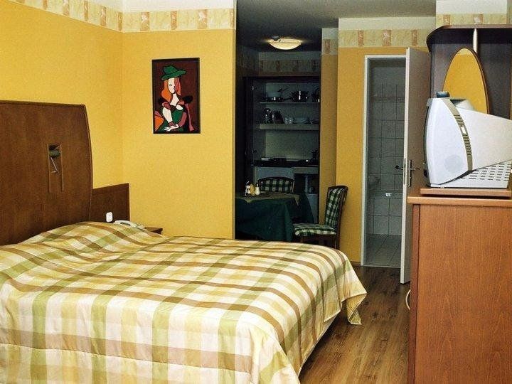 Hotel Photo 1