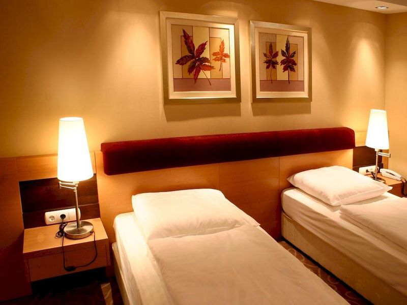 Hotel Photo 1