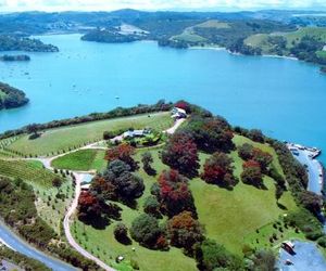Waiheke Island Vineyard Holiday Houses Oneroa New Zealand