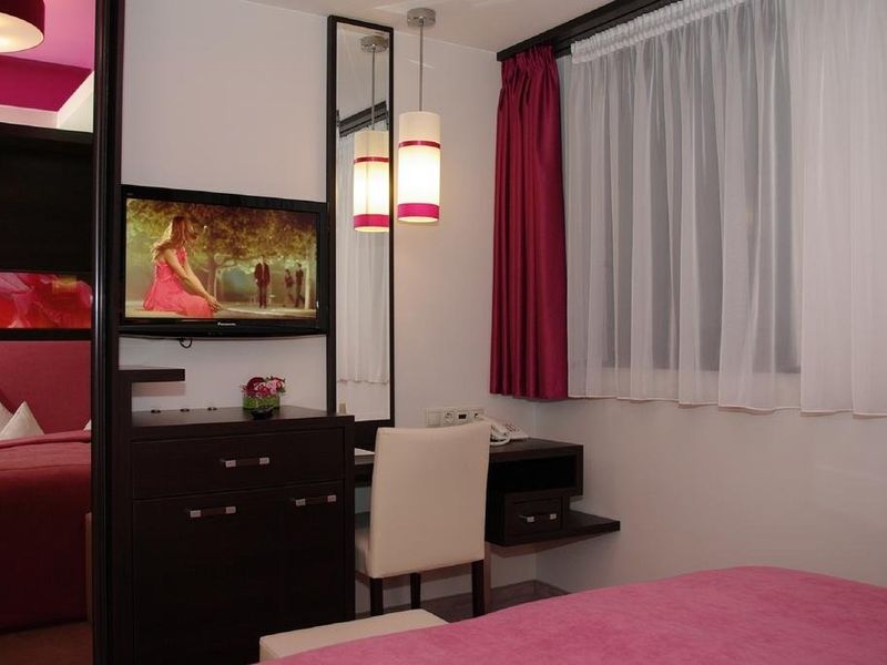 Hotel Photo 8