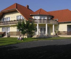 Szalóky Apartmanház Gyenesdias Hungary