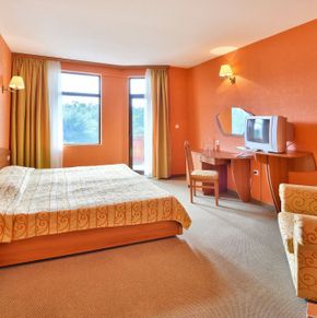 NearBy Hotel