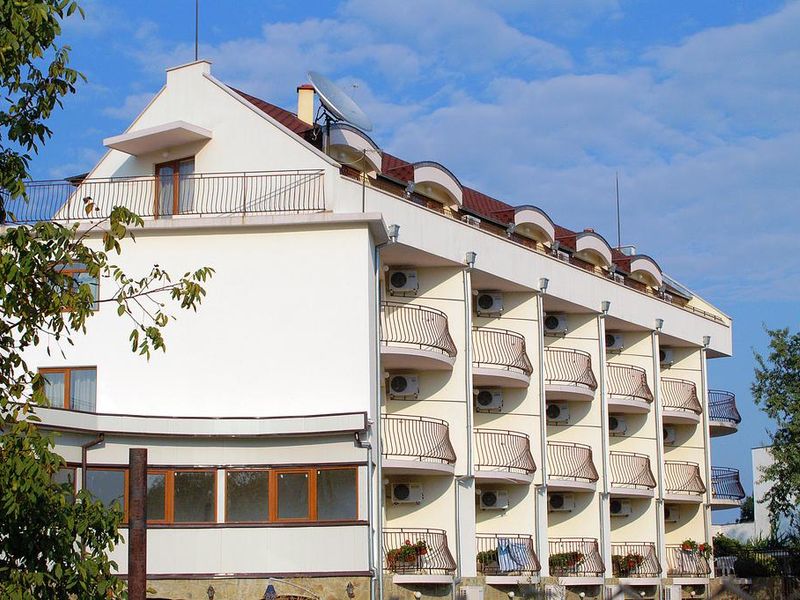 Hotel Photo 1