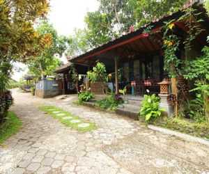 Made Homestay Munduk Indonesia