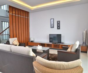 Cemara Villa Dago Private Pool Bandung Indonesia