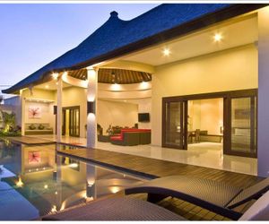 Oval Villa Bali Seminyak Indonesia