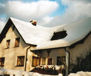 Cozy Holiday Home in Schonbrunn near the Forest Schonbrunn Germany