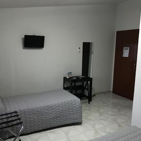 NearBy Hotel
