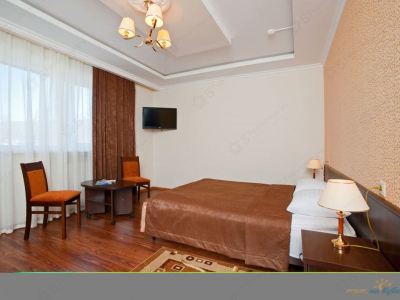 Hotel Photo 6