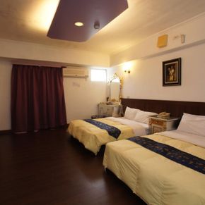 NearBy Hotel