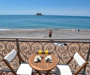 Guesthouse Beach House Petrovac Montenegro