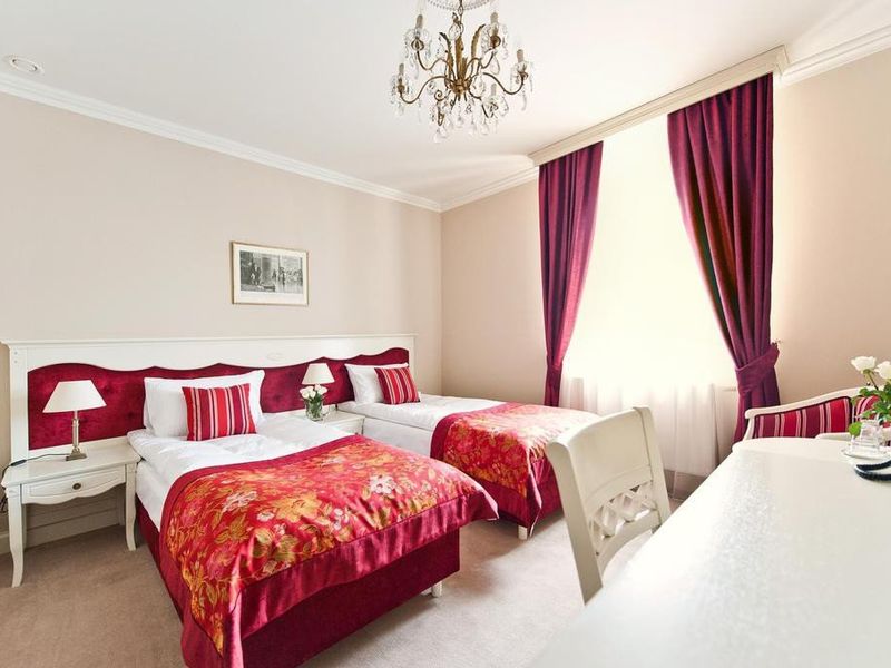 Hotel Photo 1