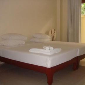NearBy Hotel