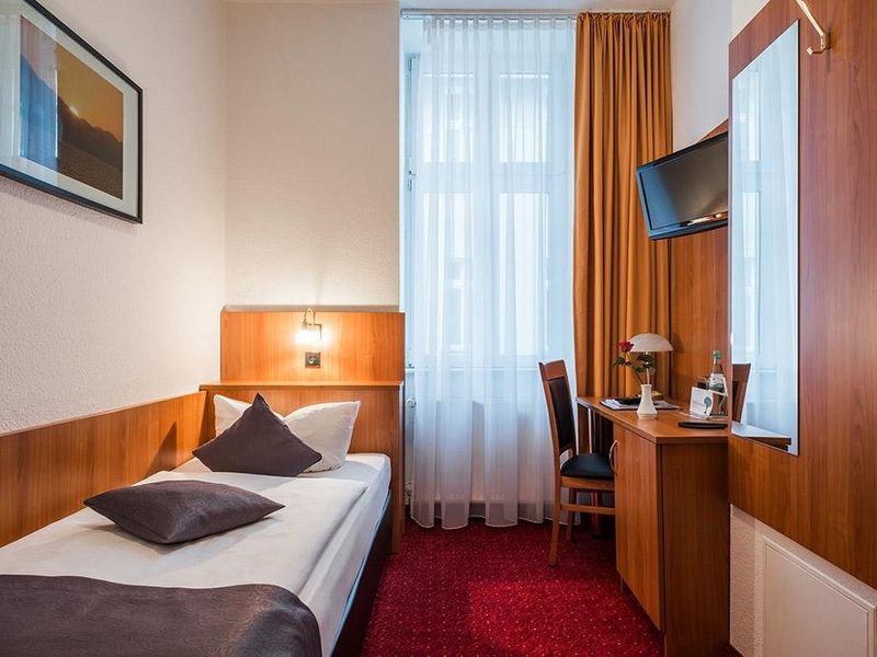 Hotel Photo 1