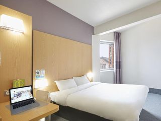 Фото отеля B&B HOTEL Lille Roubaix Campus Gare