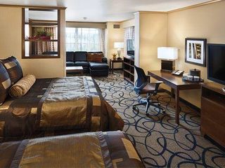 Фото отеля ClubHouse Hotel and Suites