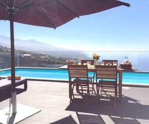 Villa Clementina | Cliffs&Ocean | Heated Pool Calheta Portugal
