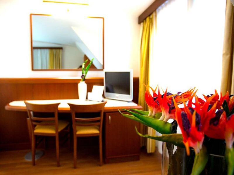 Hotel Photo 6