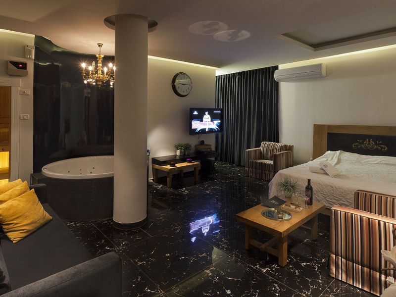 Hotel Photo 12