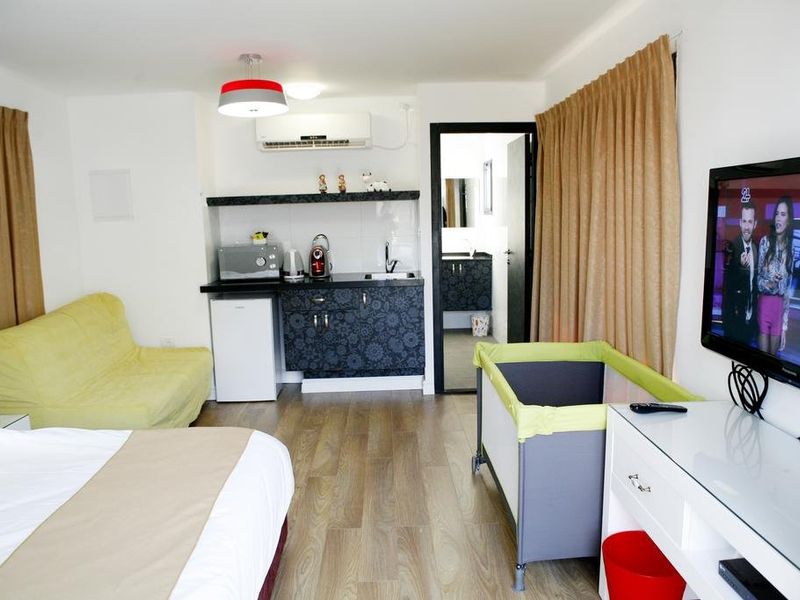Hotel Photo 6