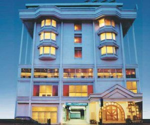 Hotel Abad Plaza Kochi India