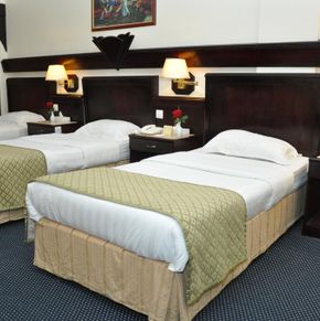 NearBy Hotel