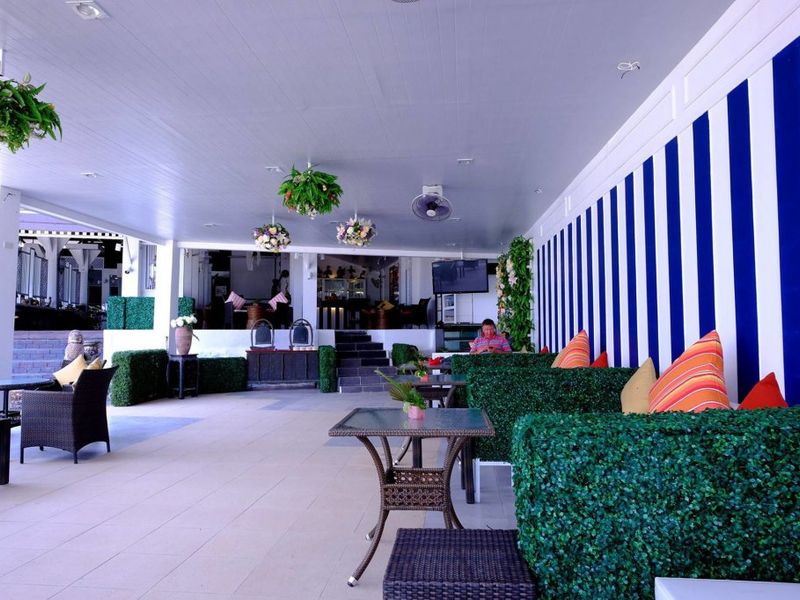 Hotel Photo 9