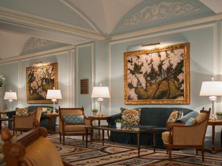 Отель Four Seasons Lion Palace