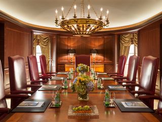 Отель Four Seasons Lion Palace
