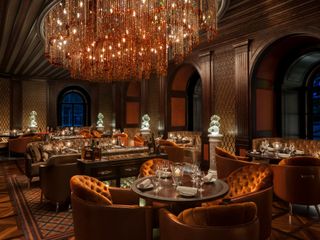 Отель Four Seasons Lion Palace